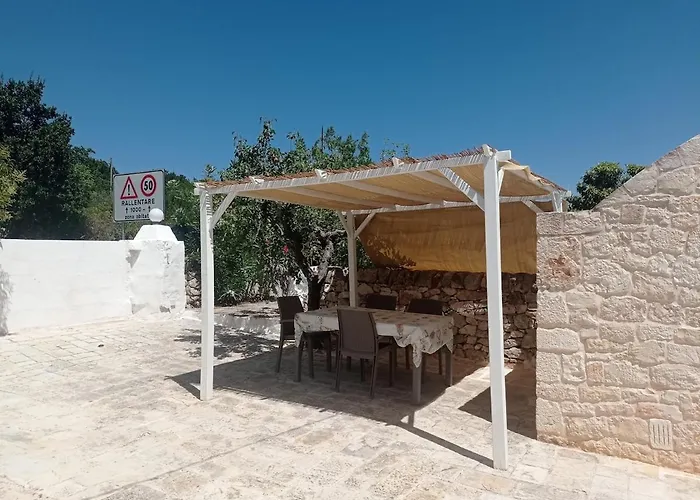 Tipici Trulli Immersi Nella Valle D'itria *
