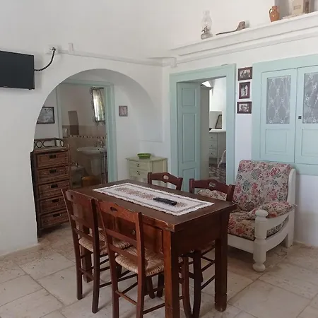 Tipici Trulli immersi nella Valle D'Itria Casa vacanze *