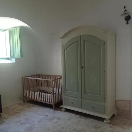 Tipici Trulli immersi nella Valle D'Itria *